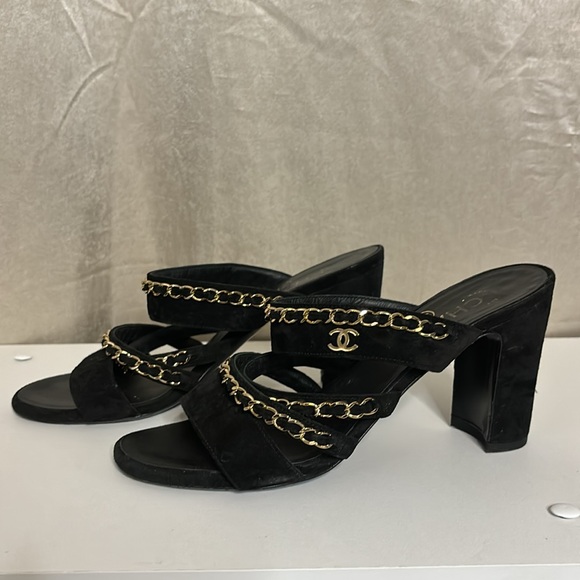 CHANEL Black Suede Chain Sandal - Picture 6 of 10